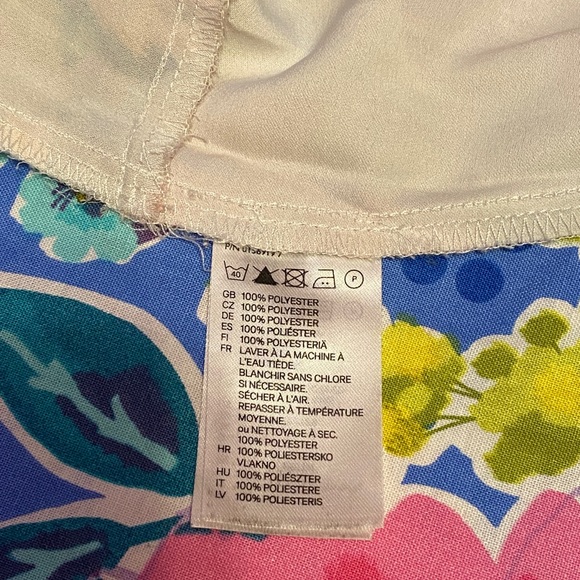 💕3 for $20💕 Floral Blouse with waist ruffle - Picture 7 of 7